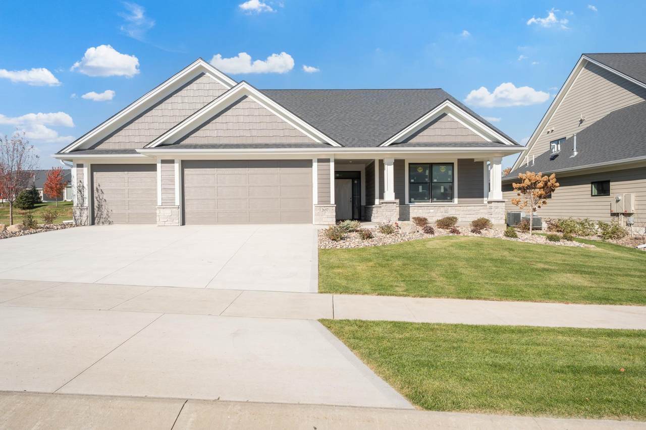 2657 Scenic Point Drive - Photo 1