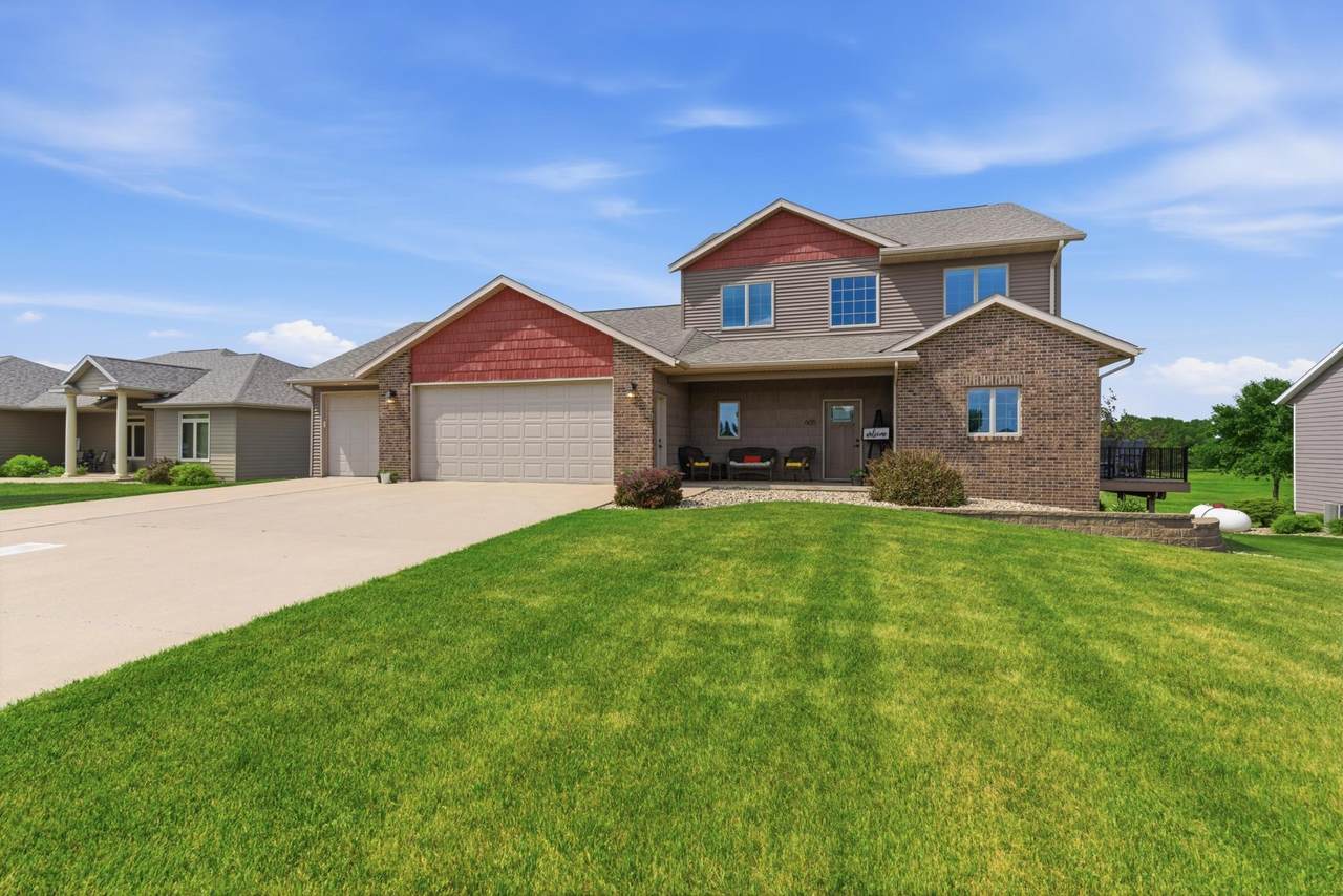 605 2nd Avenue - Photo 1
