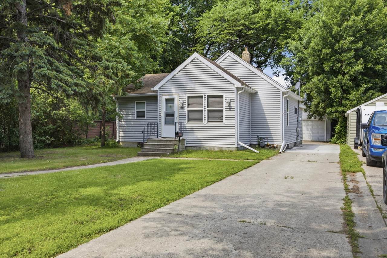 1614 5th Street - Photo 1