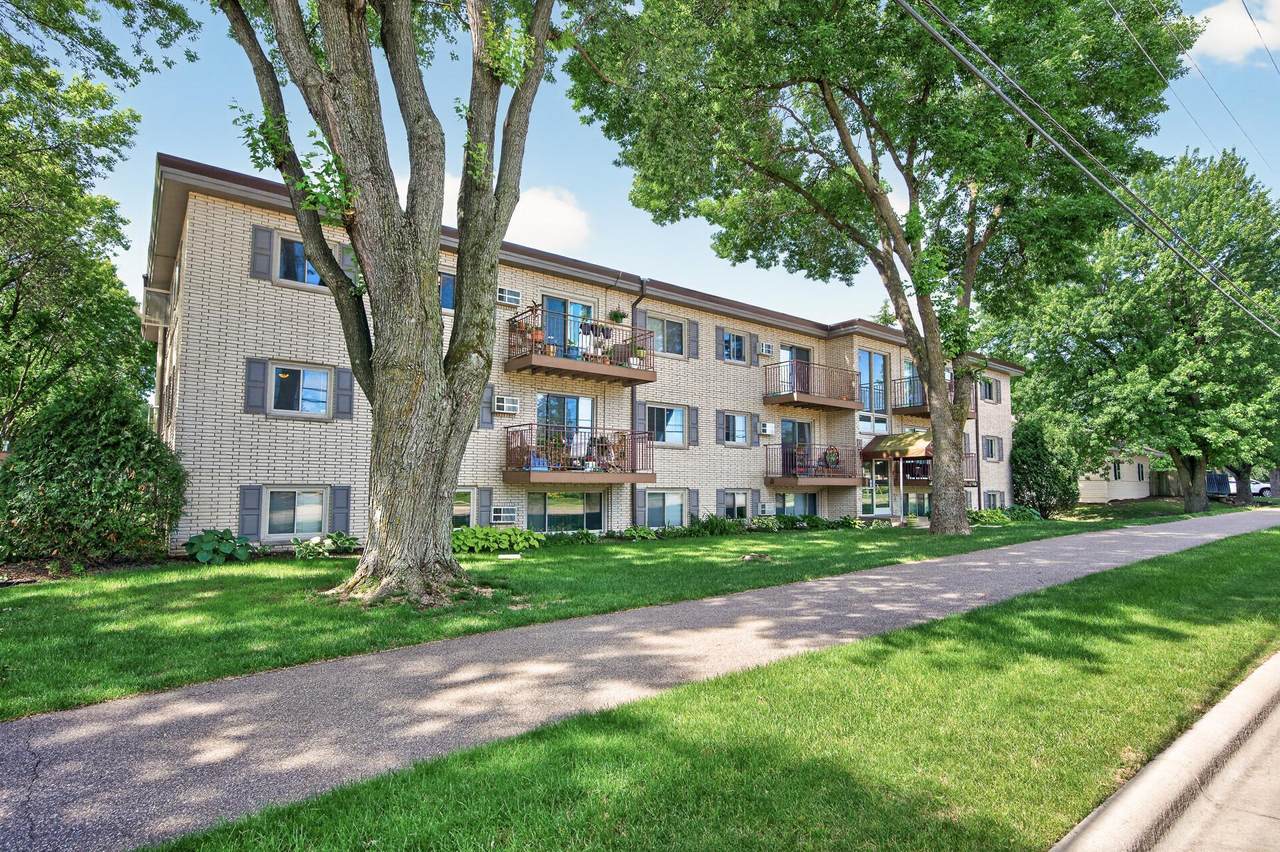 240 Wentworth Avenue - Photo 1