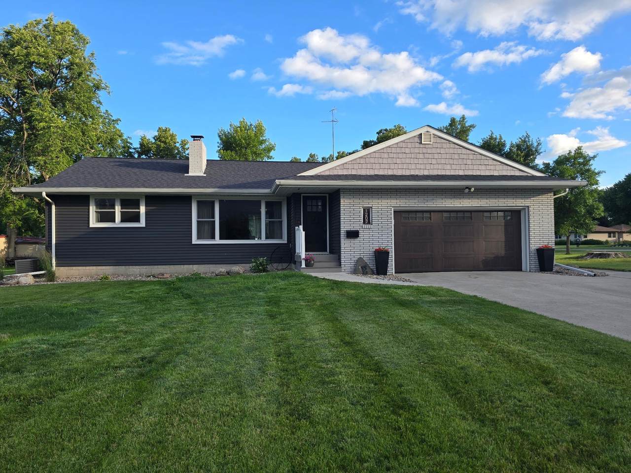1207 Park Avenue - Photo 1