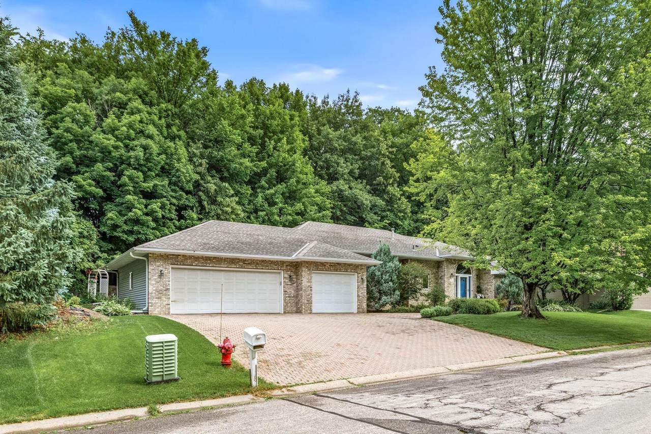 400 Creek Side Drive - Photo 1