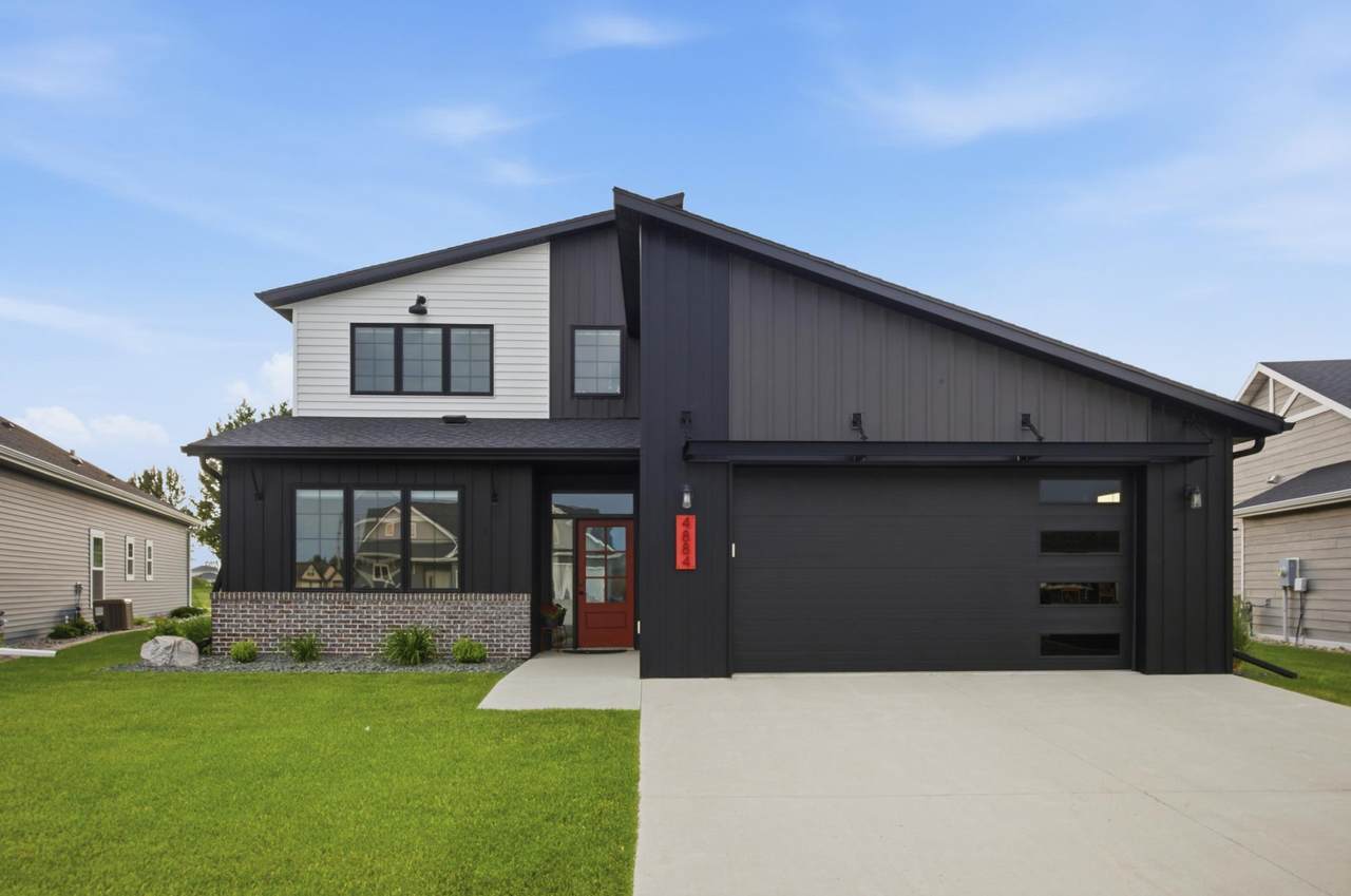 4884 Bluebell Loop - Photo 1