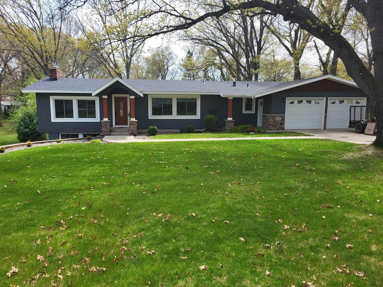 512 Brookwood Lane - Photo 1