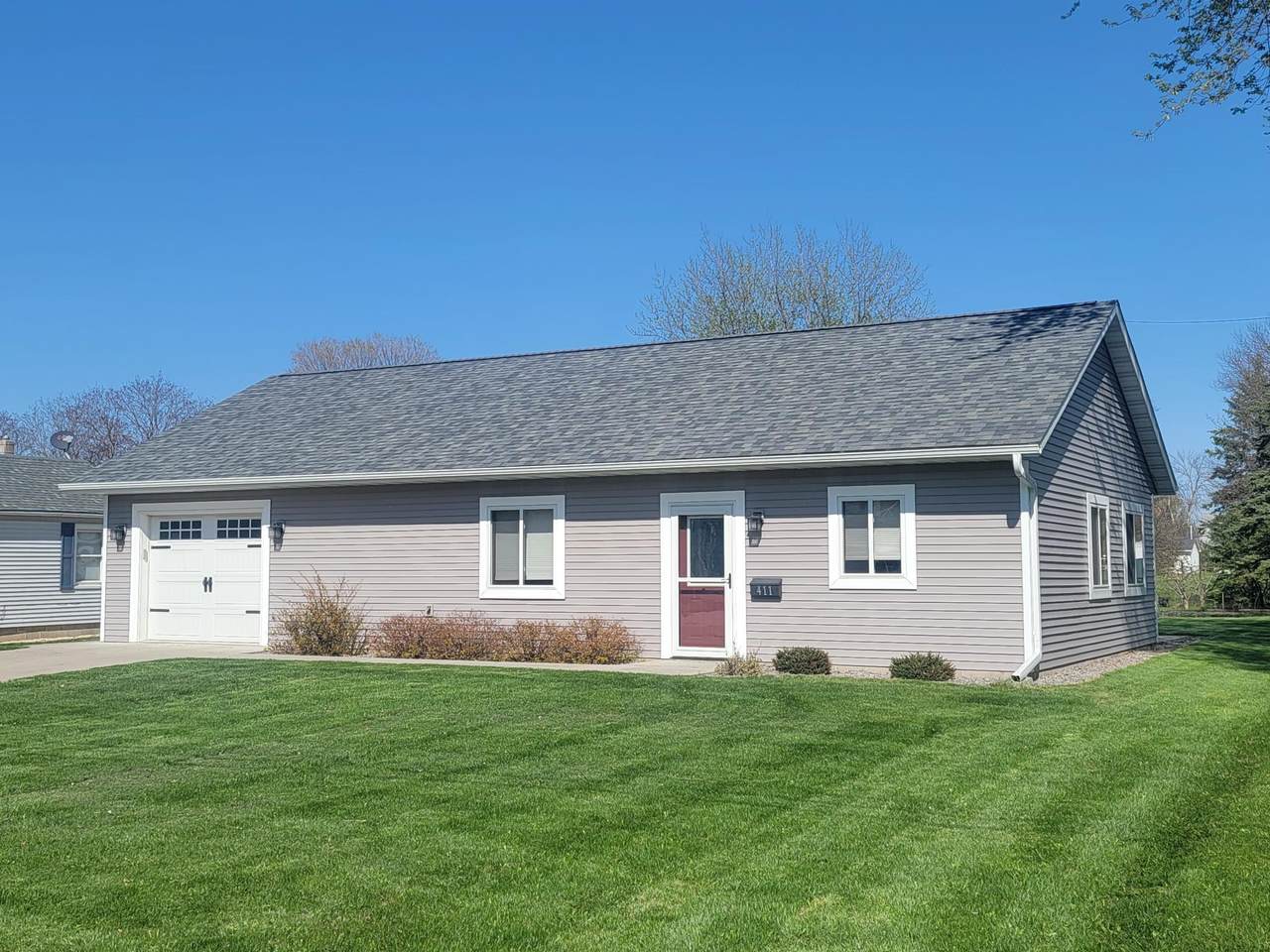 411 Bullis Street - Photo 1