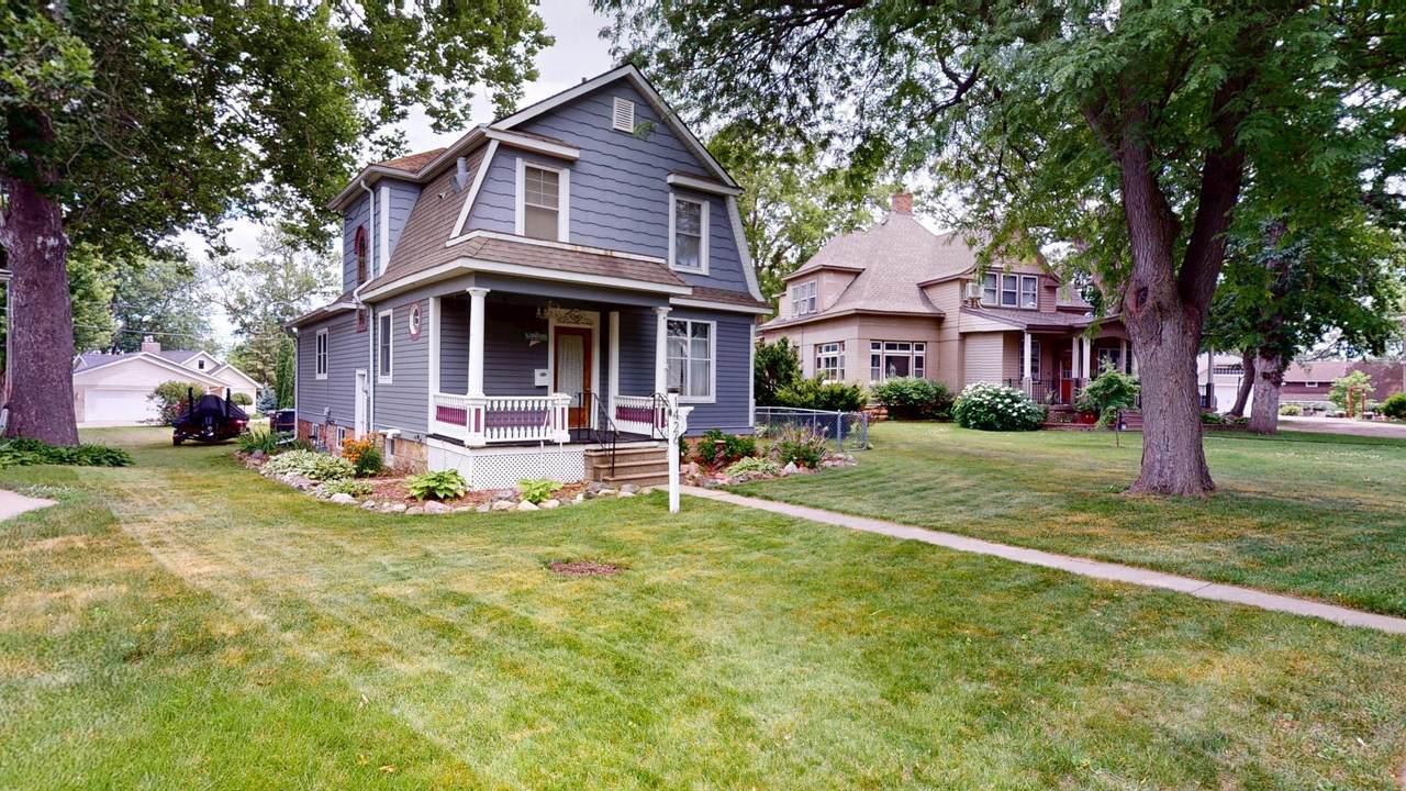 1426 Circle Drive - Photo 1