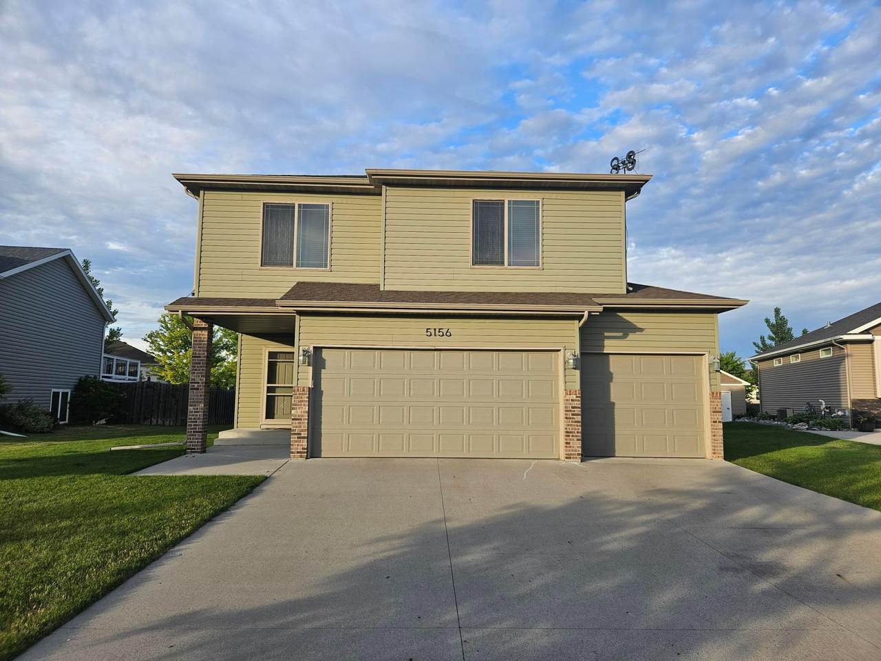 5156 44th Street - Photo 1