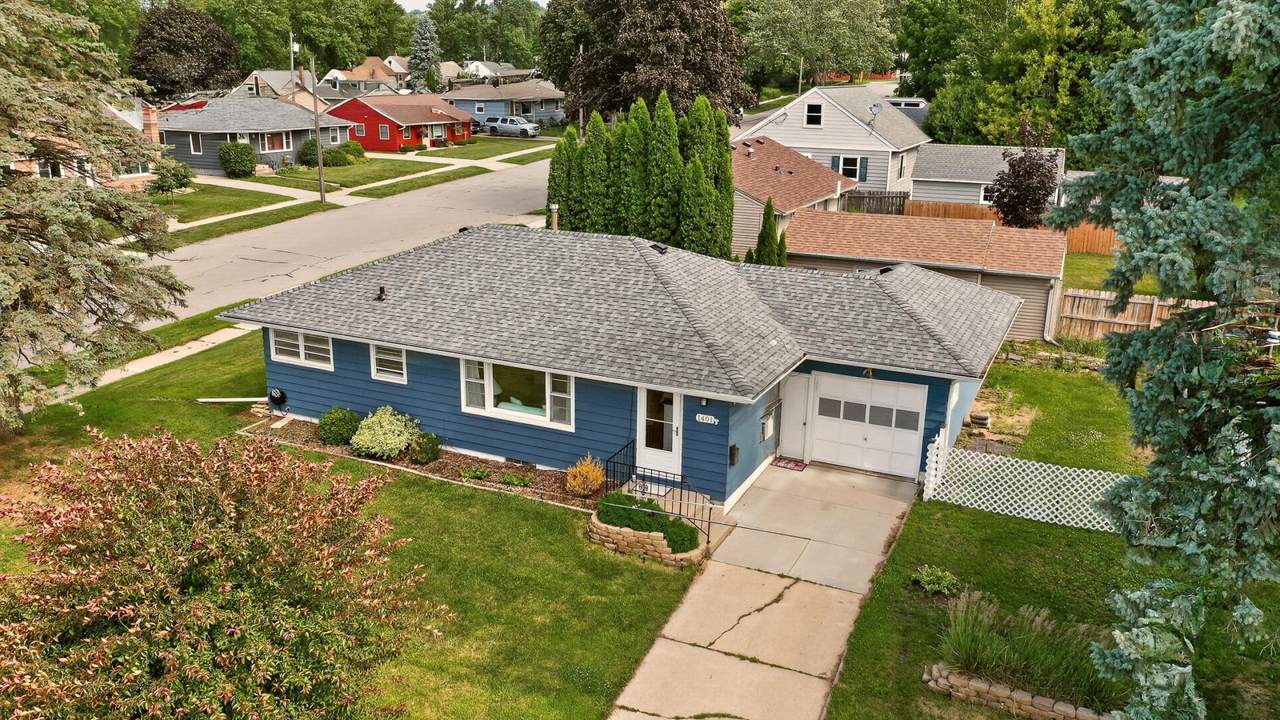 1401 10th Street - Photo 1