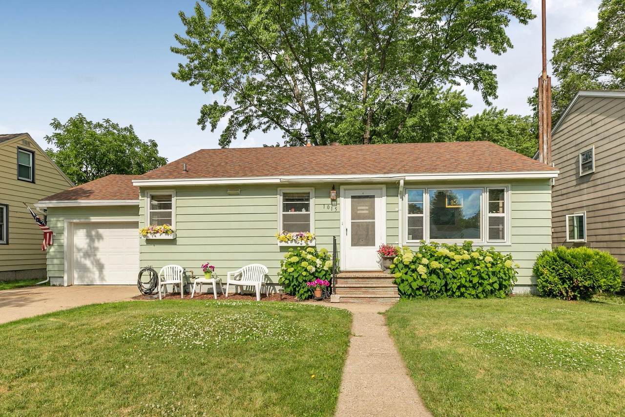 1015 32nd Avenue - Photo 1