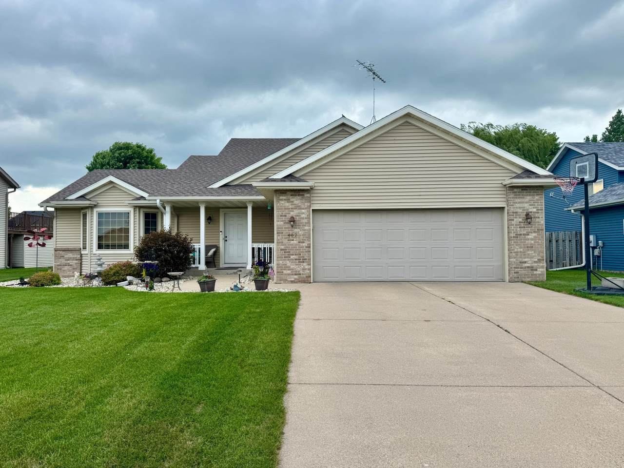 409 22nd Avenue - Photo 1