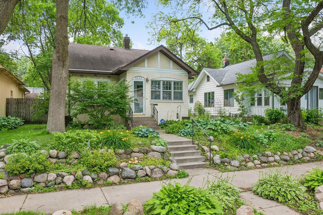 5252 43rd Avenue - Photo 1