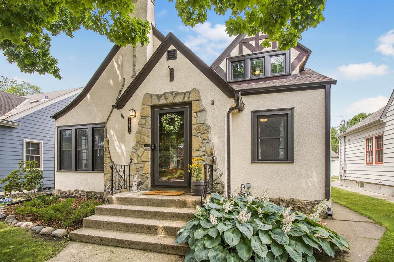 5252 James Avenue - Photo 1