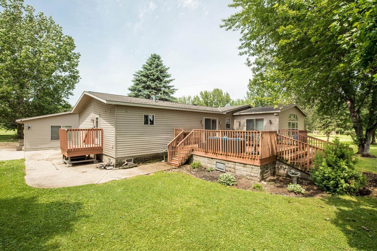 1009 County Road 10 - Photo 1