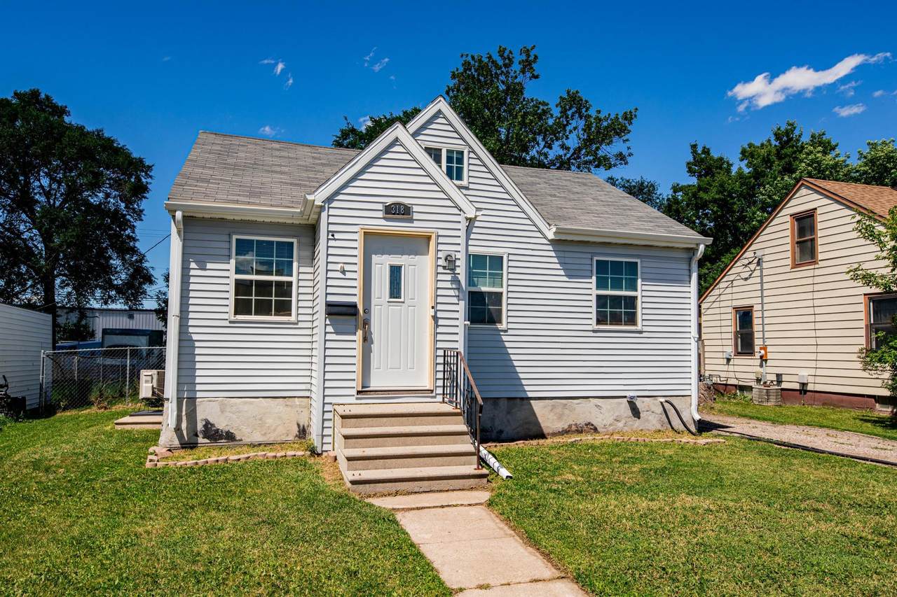 318 1st Avenue - Photo 1