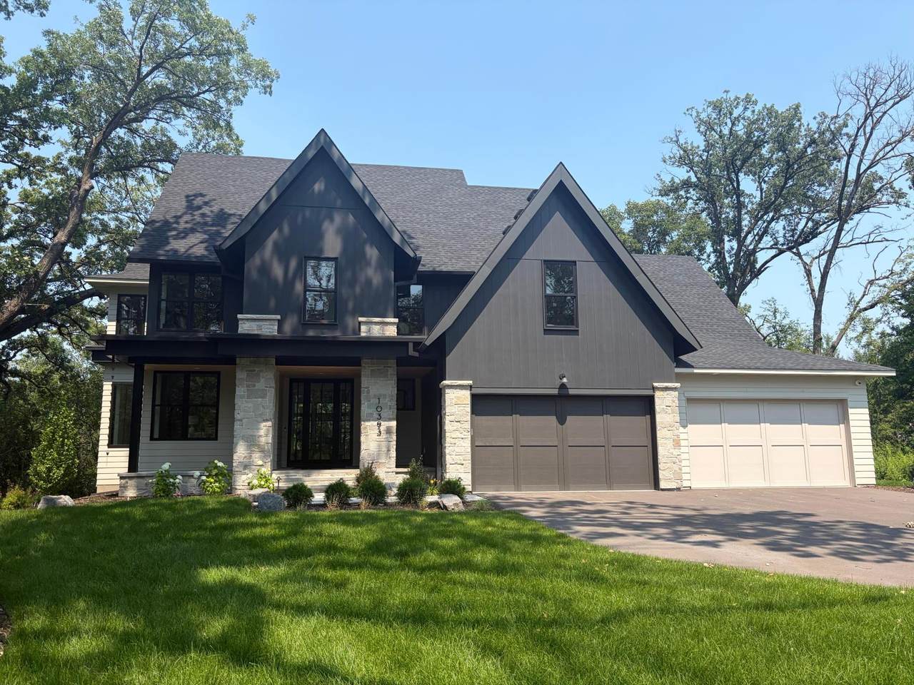 5570 Wedgewood Drive - Photo 1