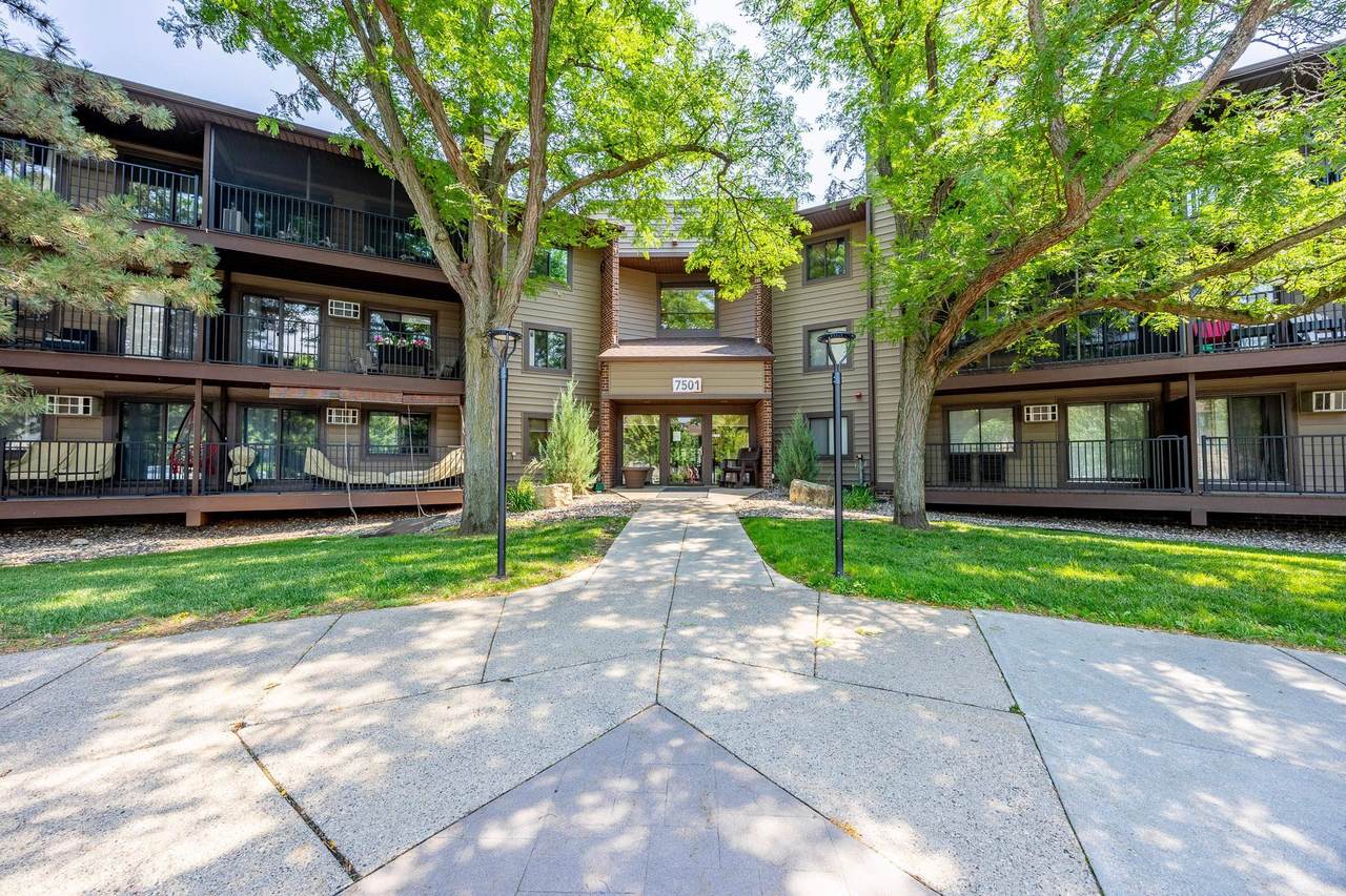 7501 101st Street - Photo 1