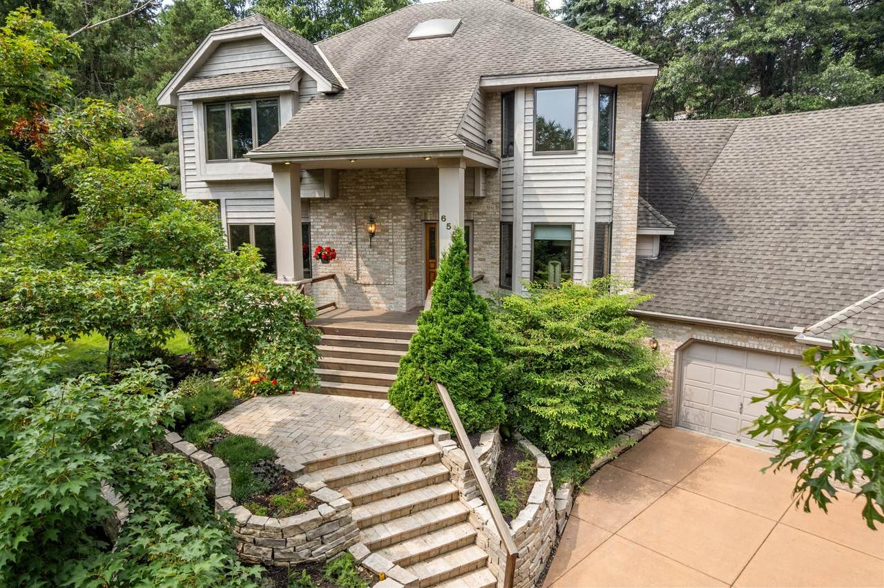 655 Evergreen Circle - Photo 1