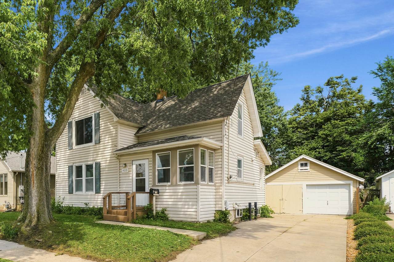 422 10th Avenue - Photo 1