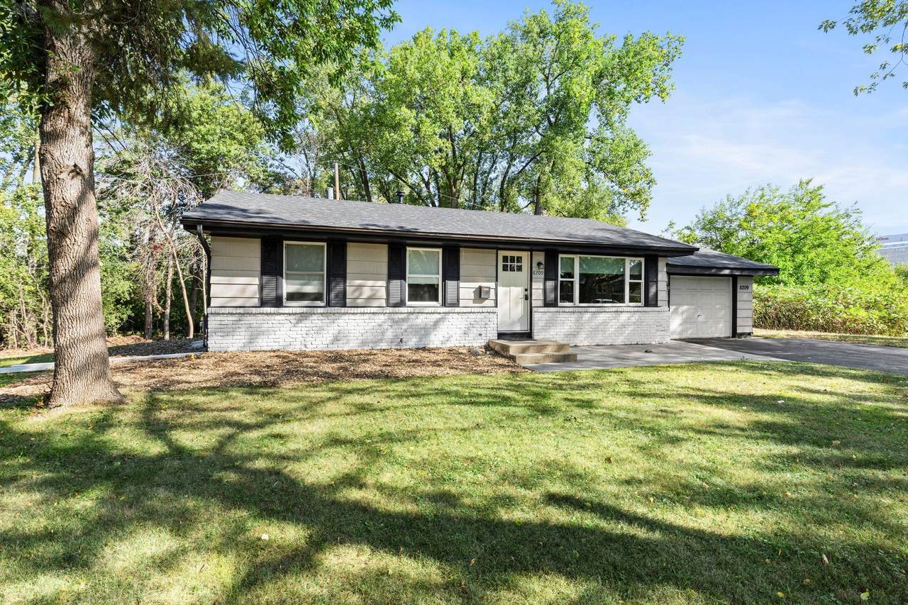 8209 Johnson Circle - Photo 1
