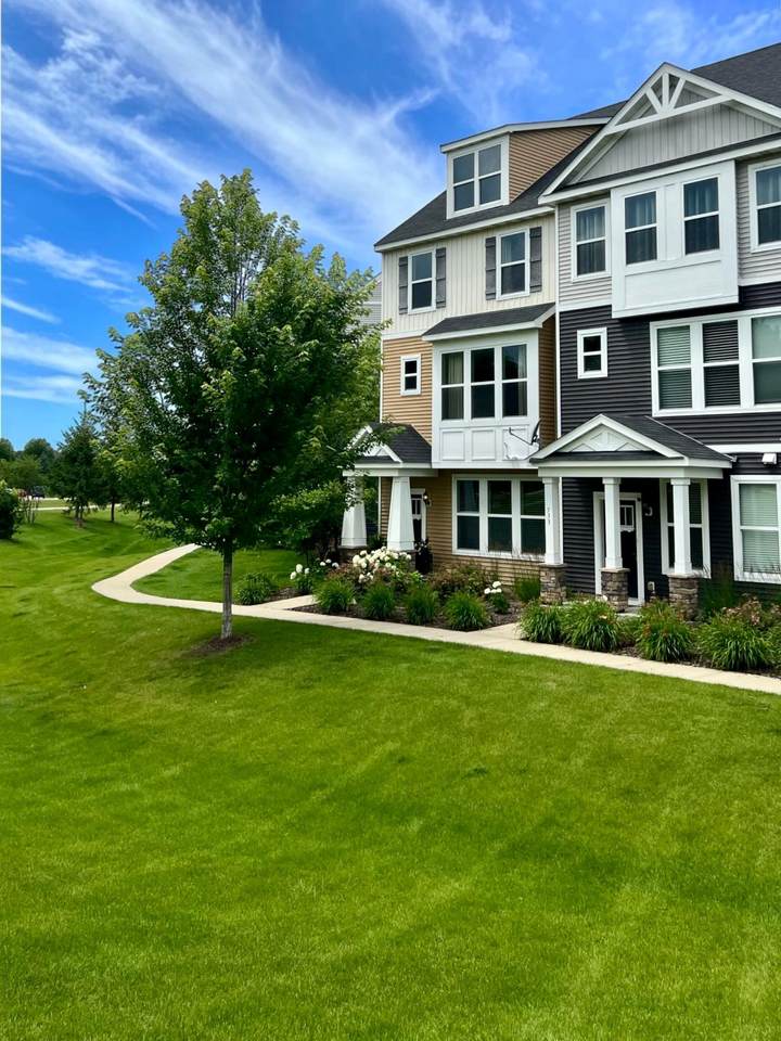 537 Satori Way - Photo 1