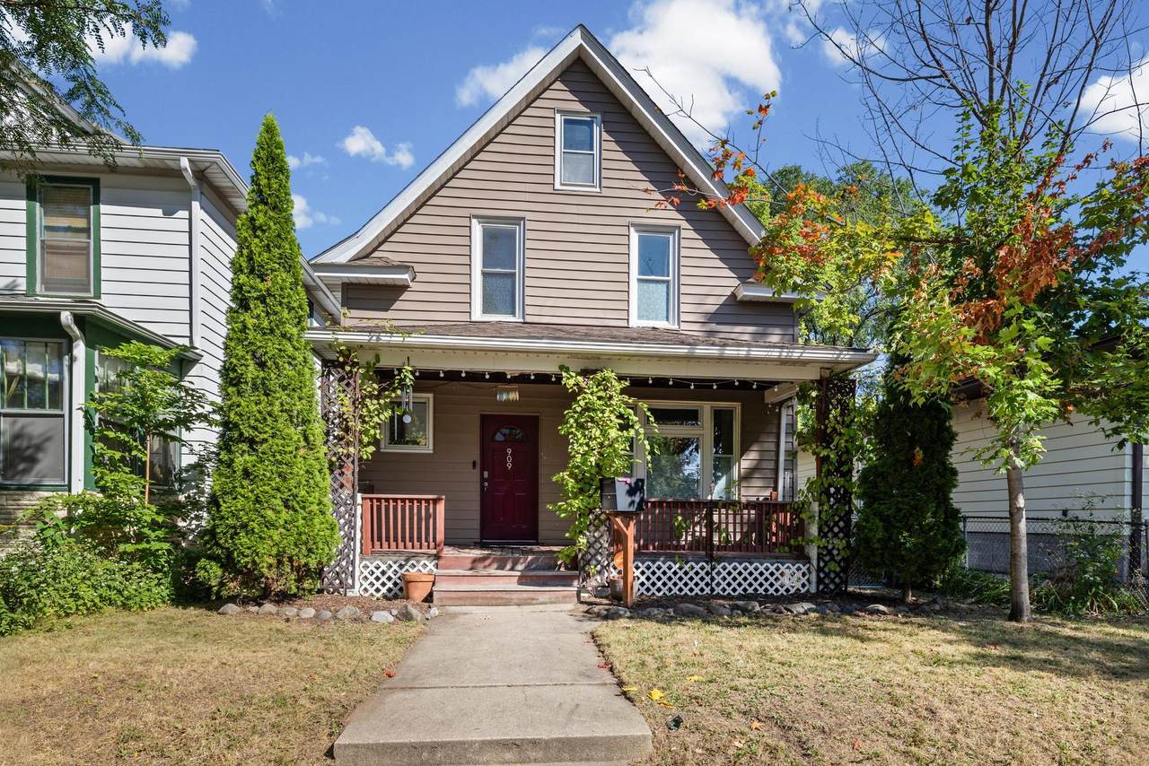 909 Sherburne Avenue - Photo 1