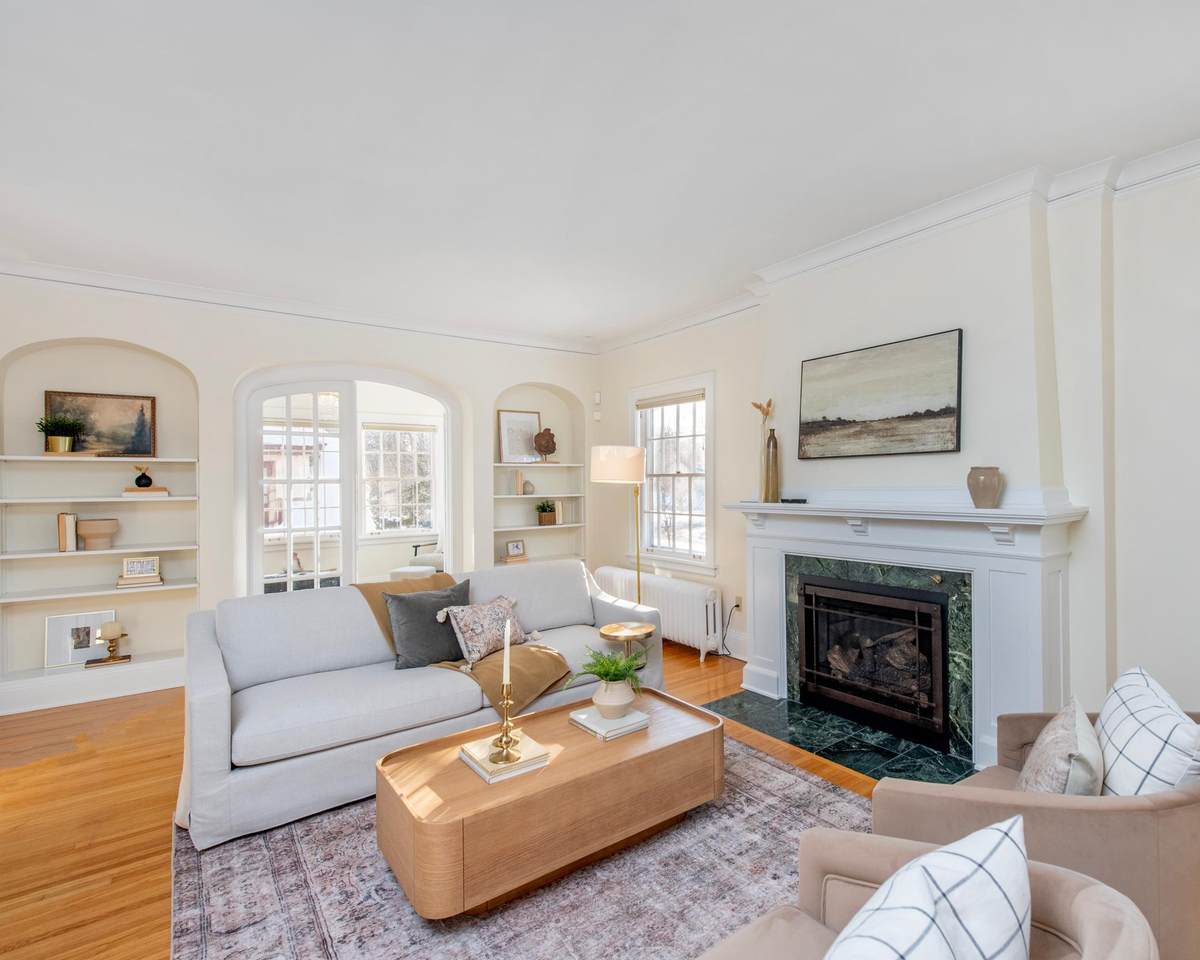 1917 Summit Avenue - Photo 1