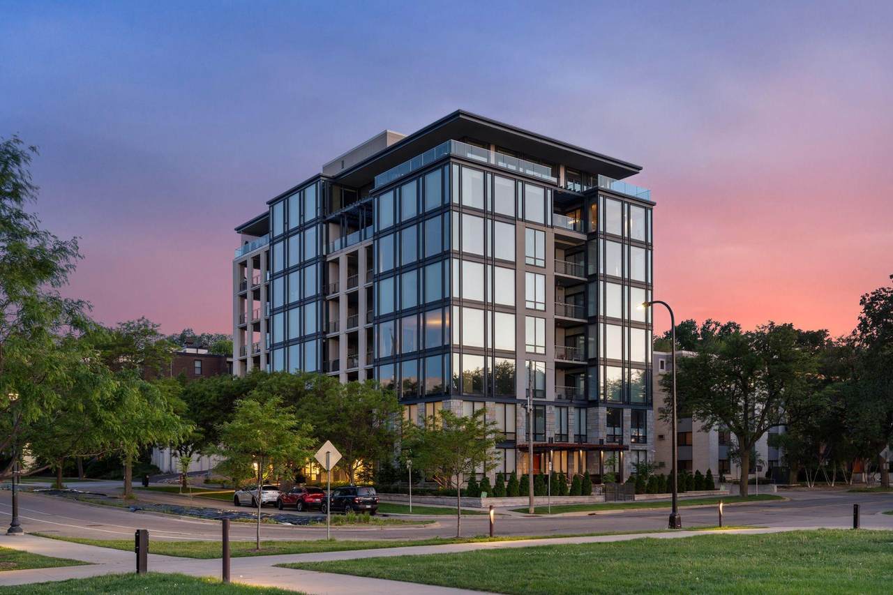 301 Kenwood Parkway - Photo 1