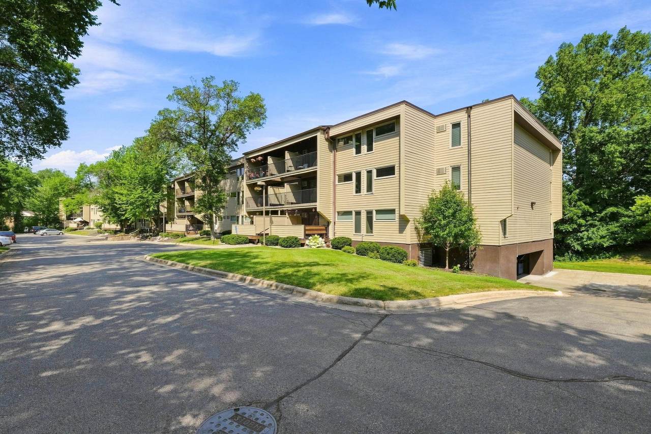 12600 Parkwood Drive - Photo 1