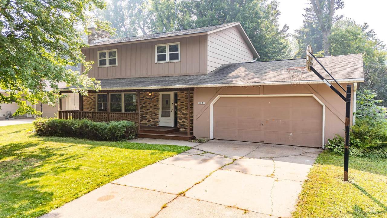 1621 12th Avenue - Photo 1