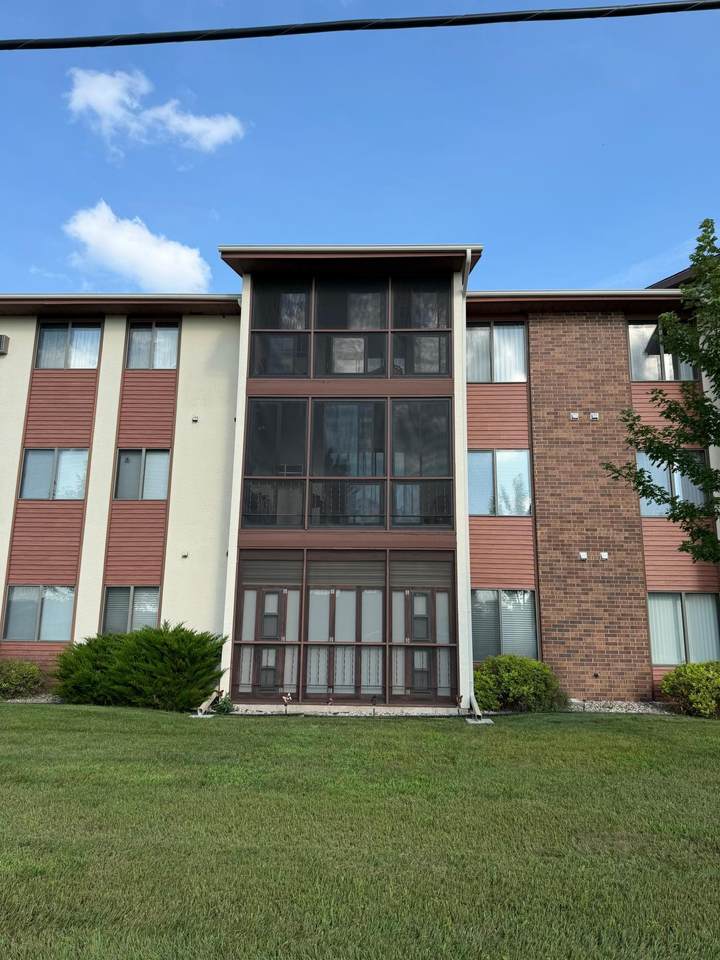 2679 Albion Avenue - Photo 1