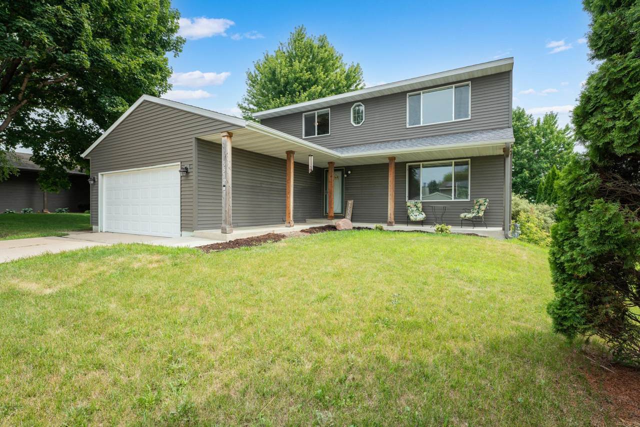 5512 44th Avenue - Photo 1