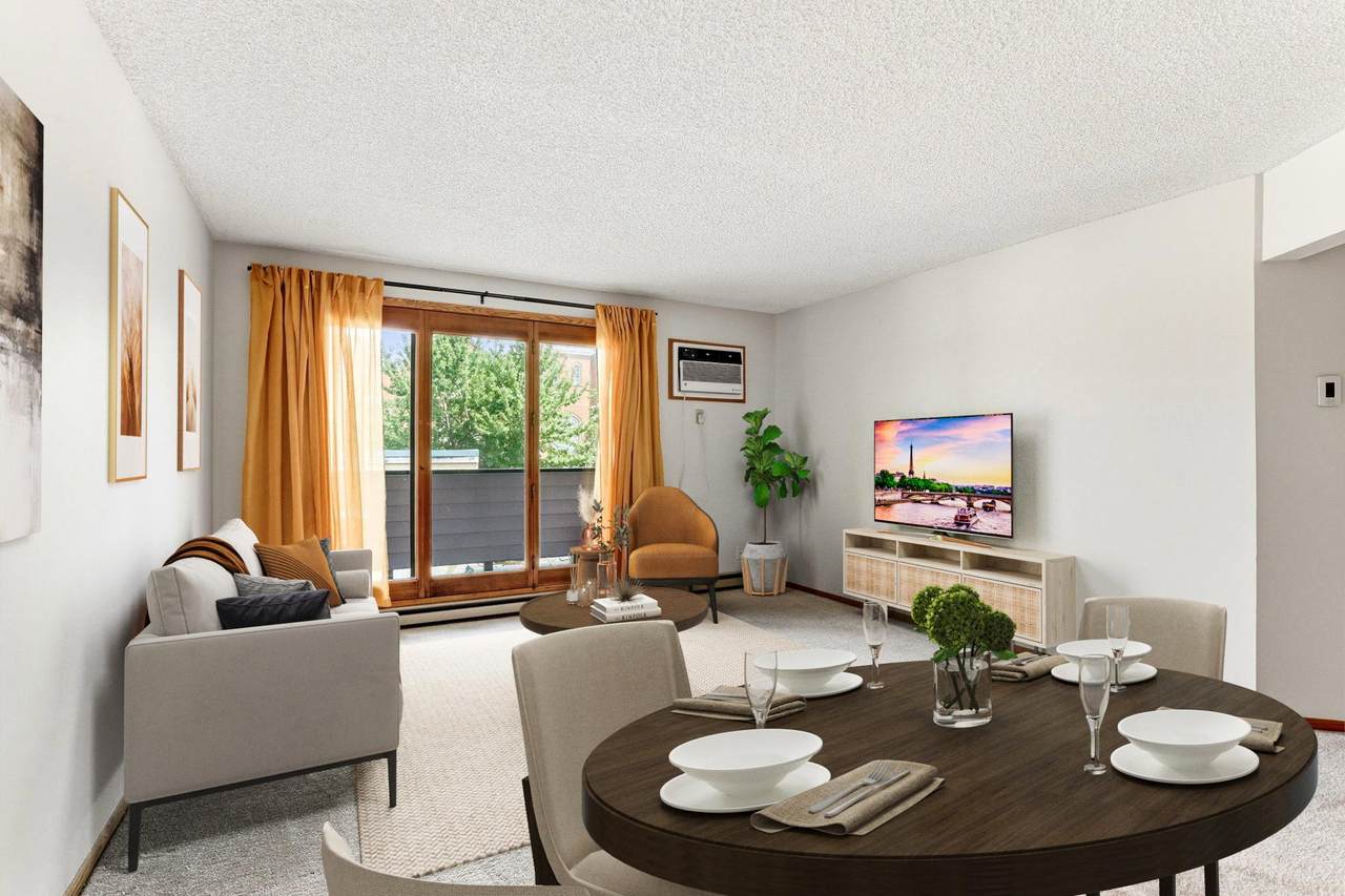 2425 Franklin Avenue - Photo 1