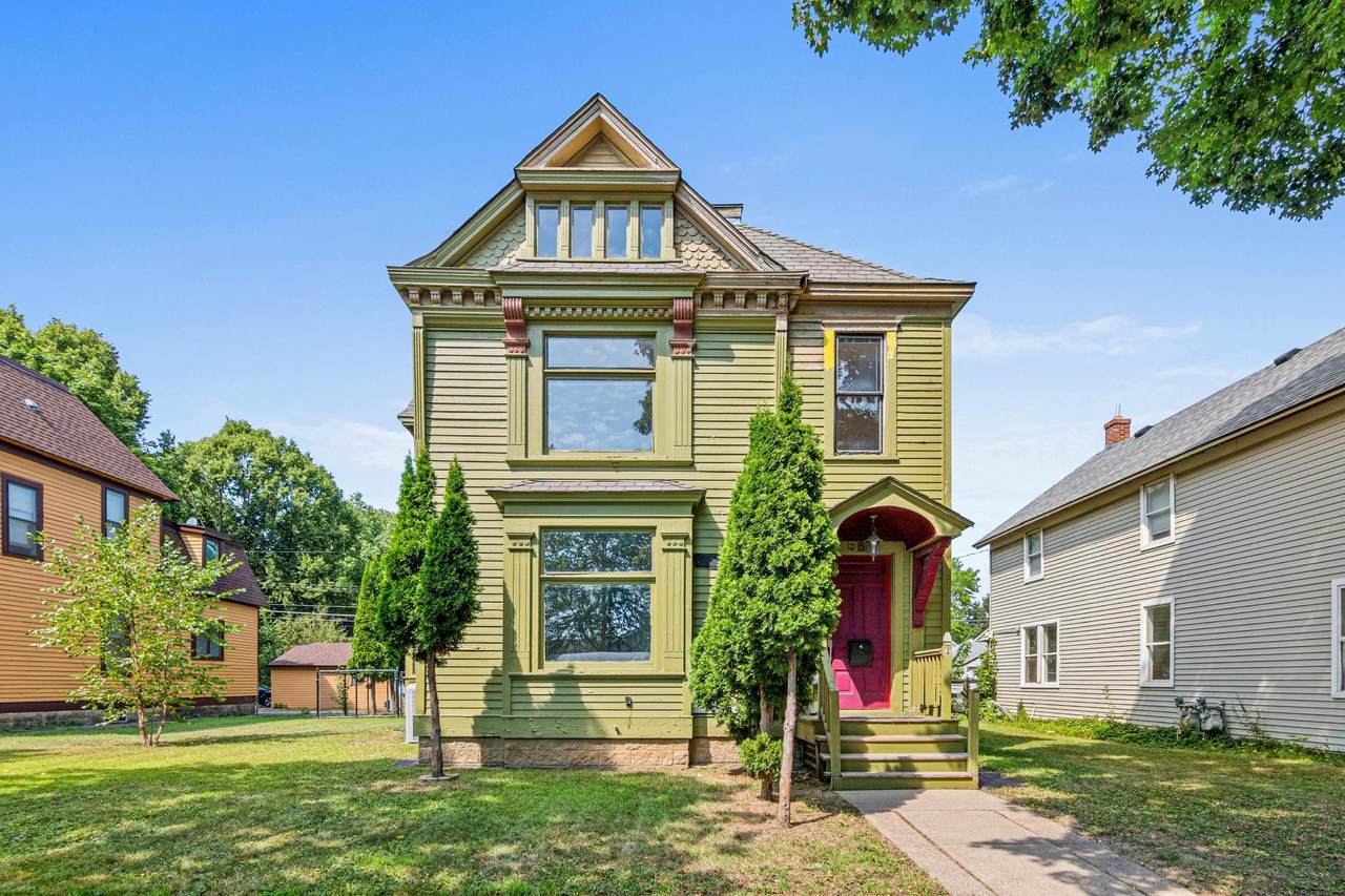 553 Sherburne Avenue - Photo 1