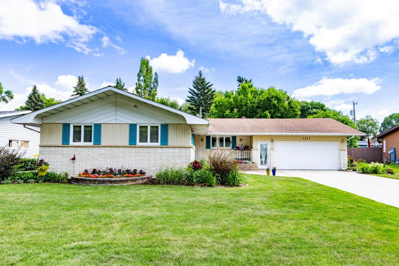 1217 Oak Street - Photo 1