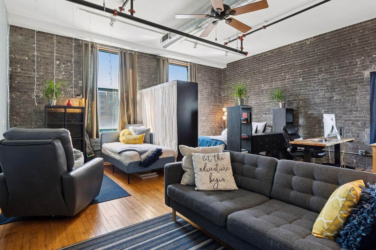 523 Jackson Street - Photo 1