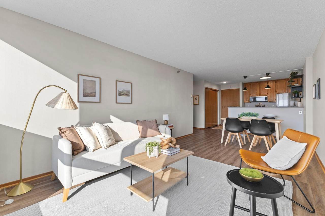 433 7th Street - Photo 1