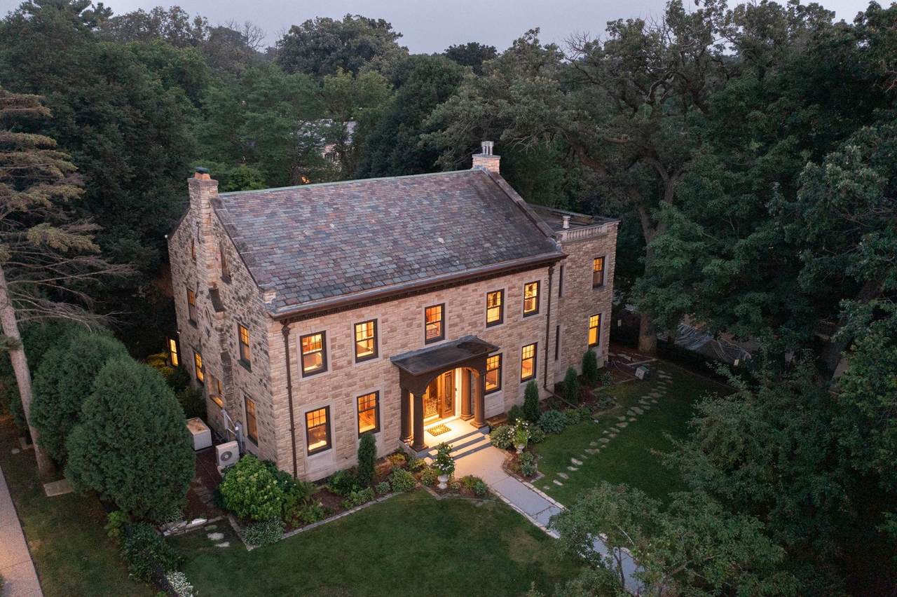 4649 Lake Harriet Parkway - Photo 1