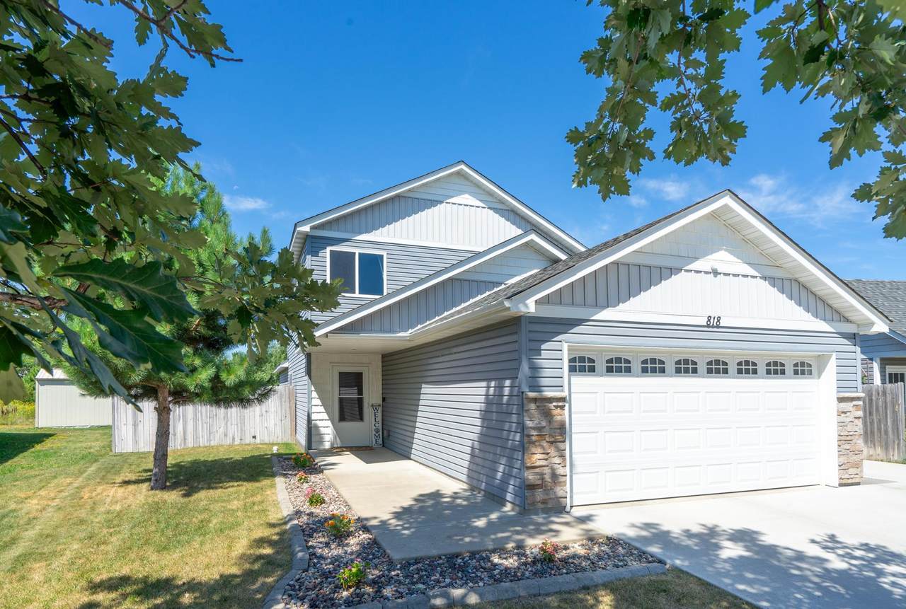 818 Holton Avenue - Photo 1