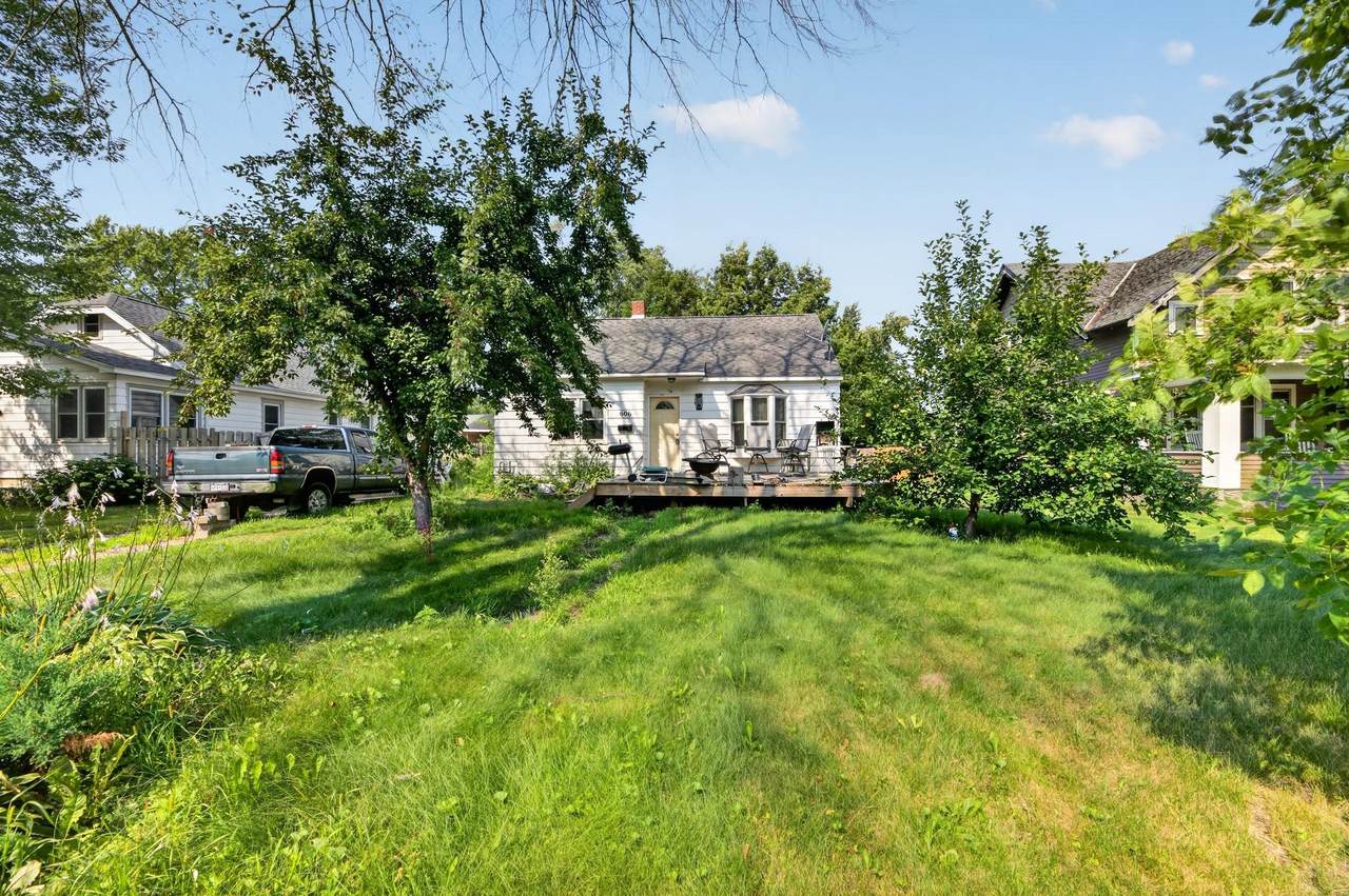 606 Miller Avenue - Photo 1