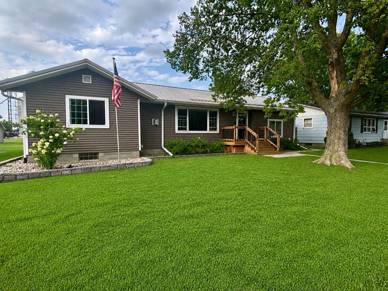 305 12th Street - Photo 1