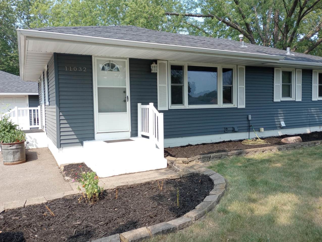 11032 President Drive - Photo 1