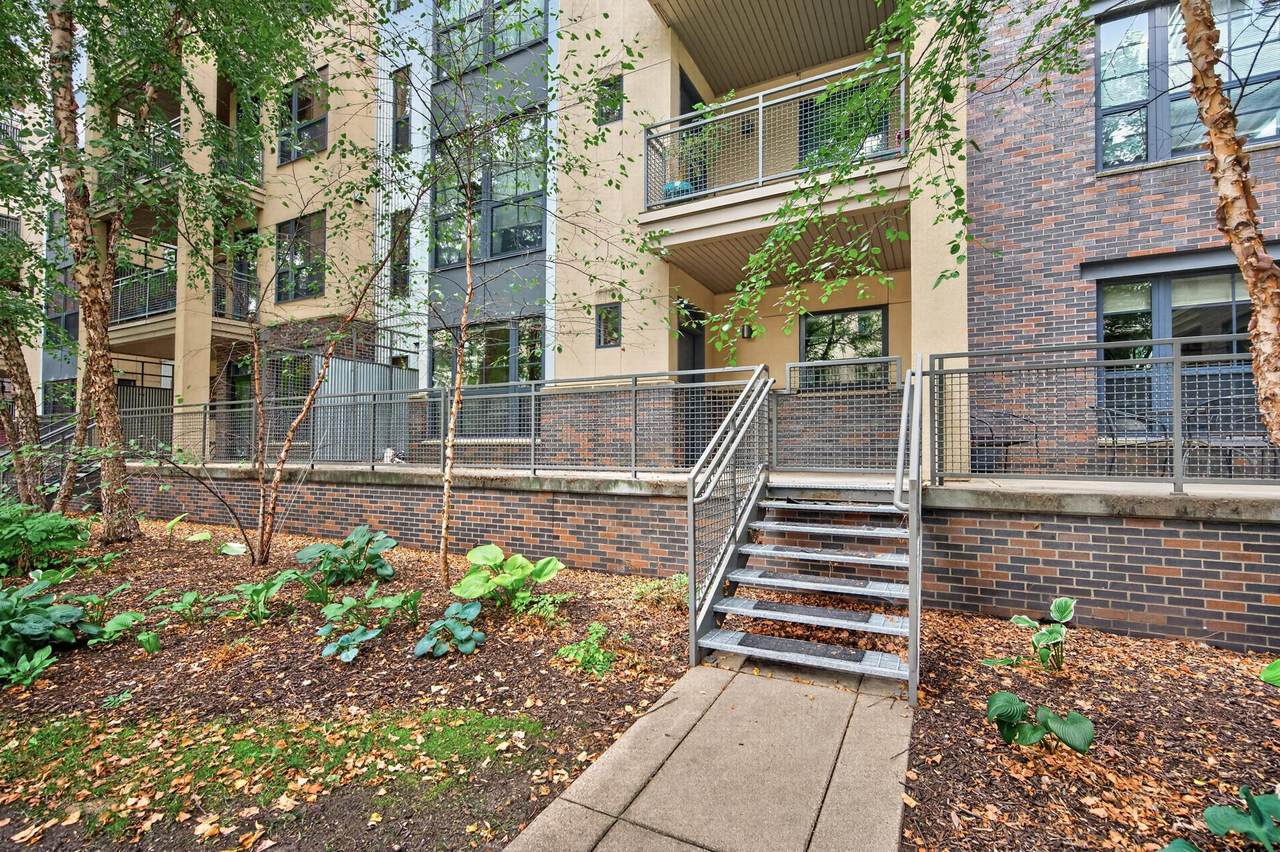 2565 Franklin Avenue - Photo 1
