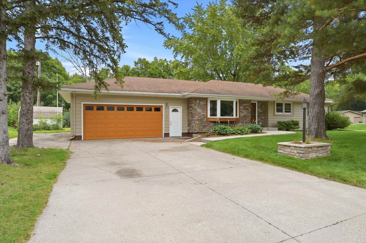 112 Willow Drive - Photo 1