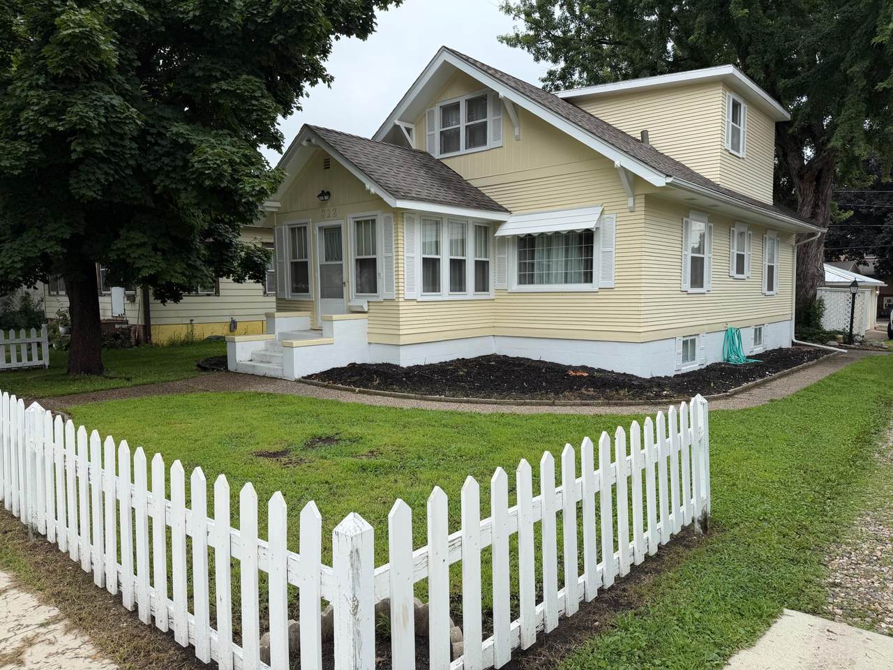 812 Bridge Avenue - Photo 1