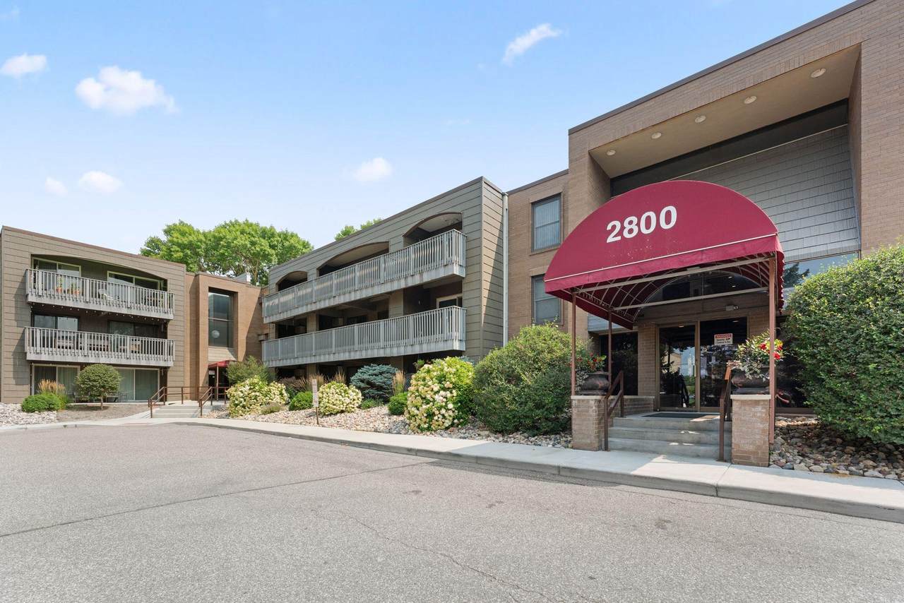 2800 Hamline Avenue - Photo 1
