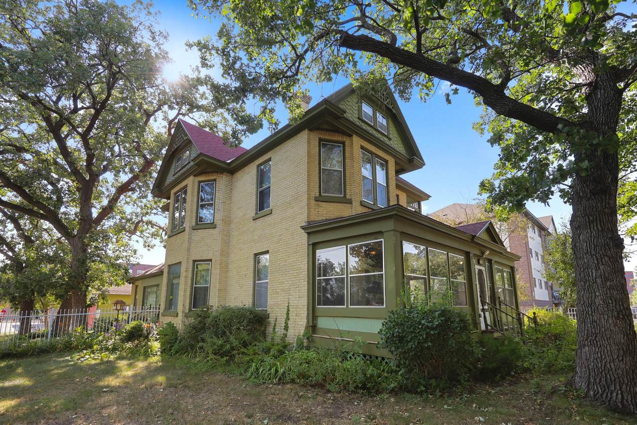 327 4th Avenue - Photo 1