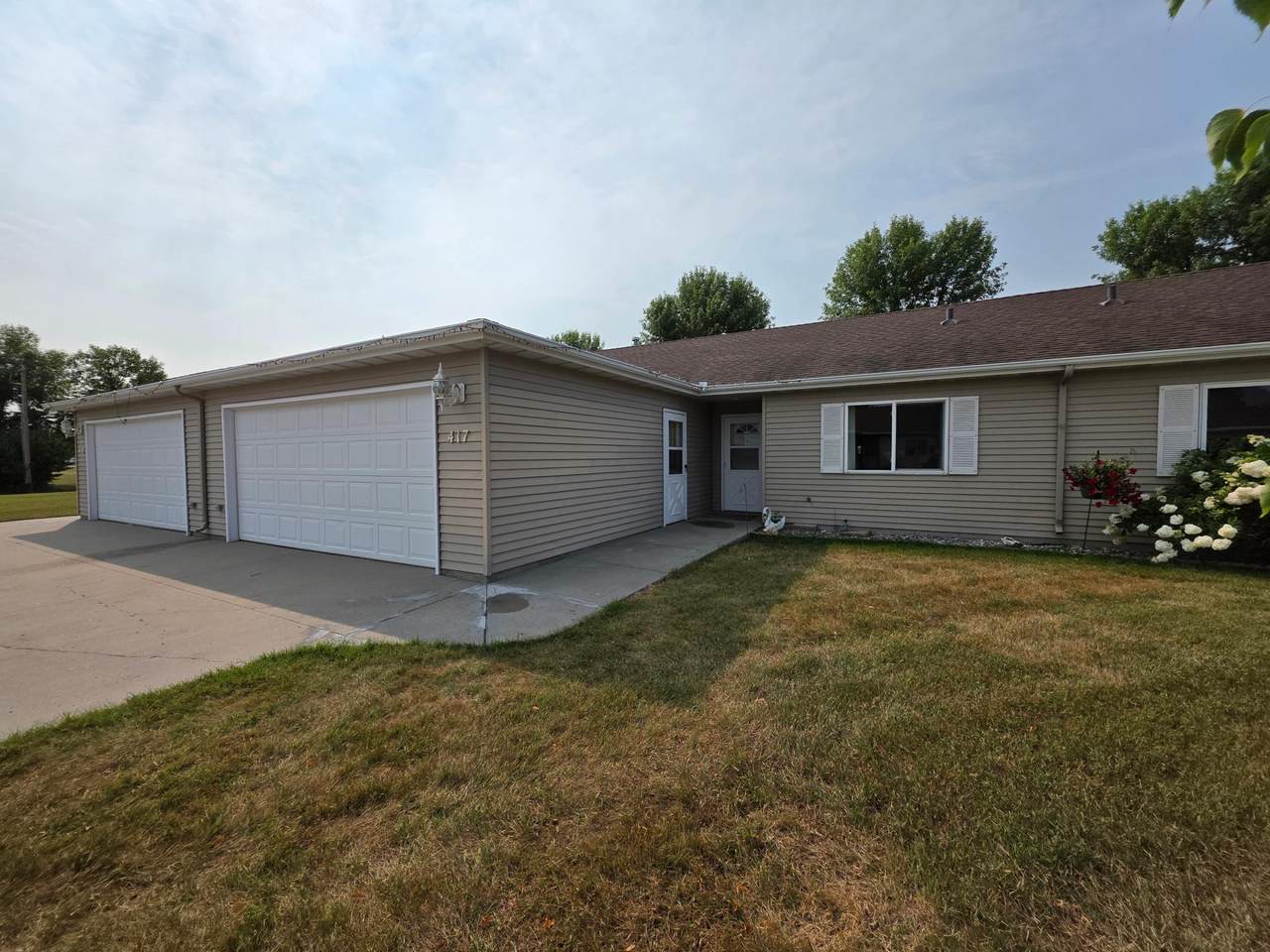 417 2nd Street - Photo 1
