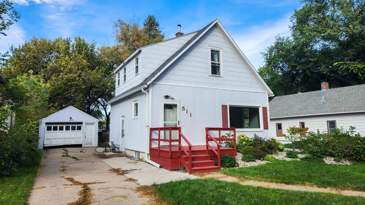 511 11th Street - Photo 1