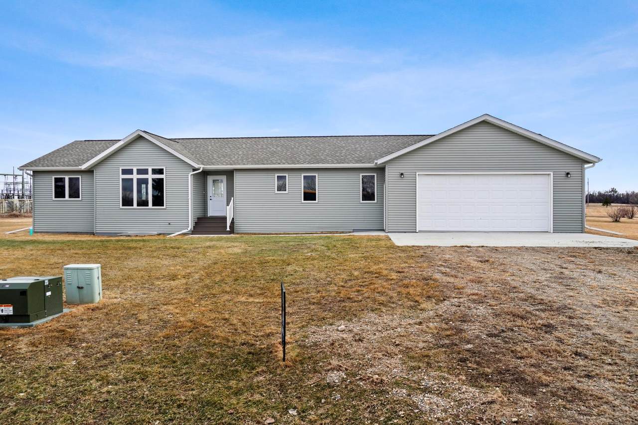 220 Lylac Circle - Photo 1