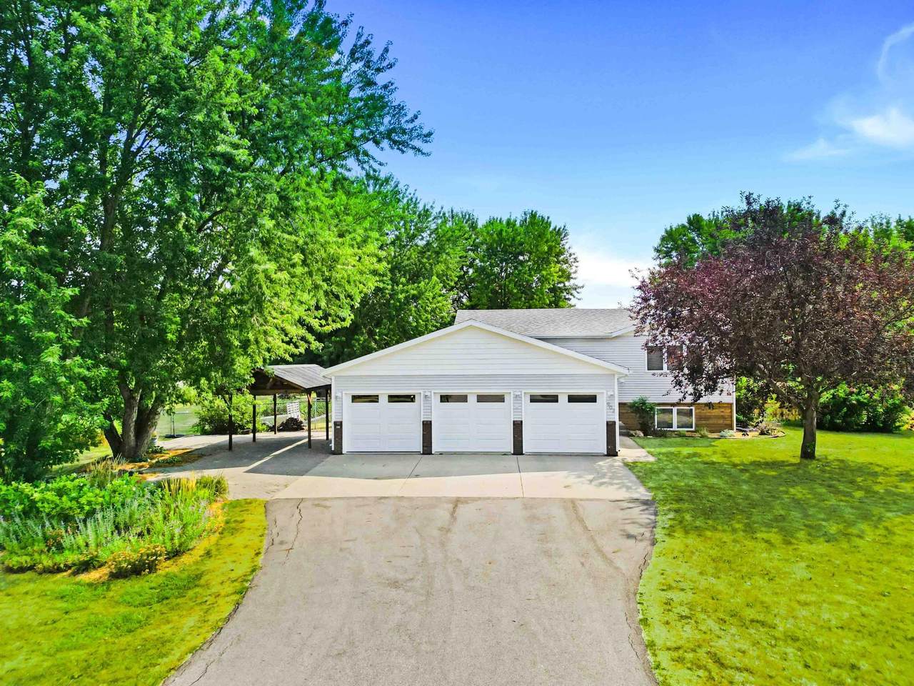 902 76th Avenue - Photo 1